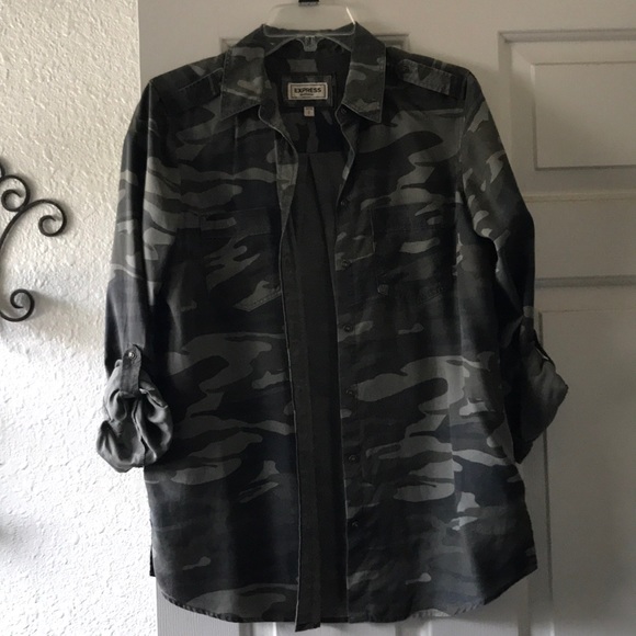 Camo top - Picture 1 of 1